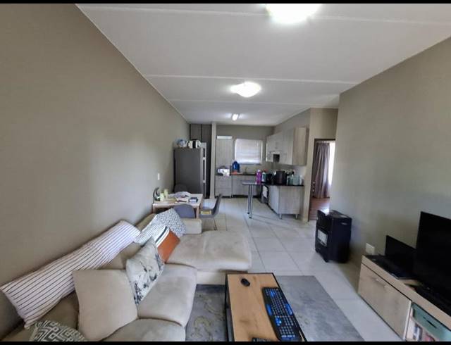 2 BEDROOM APARTMENT FOR SALE IN GLEN AUSTIN